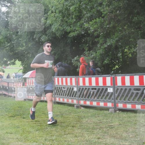 21.06.2025 - 27. Vierlanden-Triathlon KatJ http://msf.ph/oto/8038528 15.06.2025 14:21:20 Ziel 742, 1205, 1238 meine-sportfotos.de