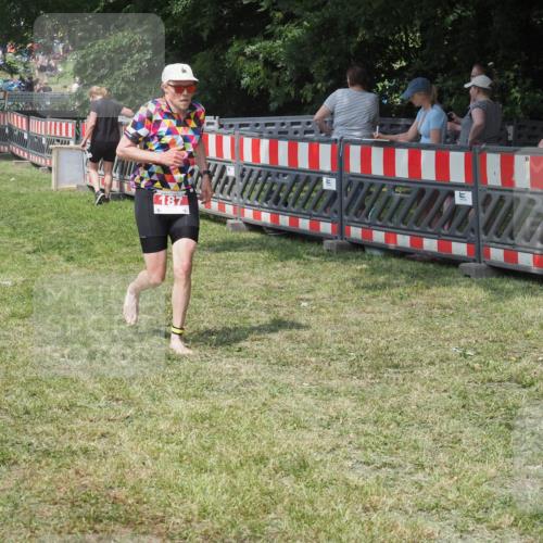15.06.2025 - 27. Vierlanden-Triathlon KatJ http://msf.ph/oto/8038534 15.06.2025 11:32:51 Schwimmen  meine-sportfotos.de
