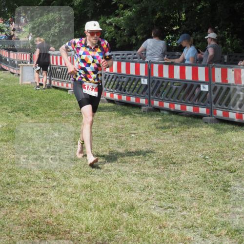 15.06.2025 - 27. Vierlanden-Triathlon KatJ http://msf.ph/oto/8038544 15.06.2025 11:32:51 Schwimmen  meine-sportfotos.de