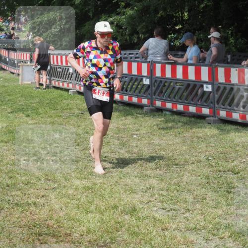 15.06.2025 - 27. Vierlanden-Triathlon KatJ http://msf.ph/oto/8038547 15.06.2025 11:32:52 Schwimmen  meine-sportfotos.de