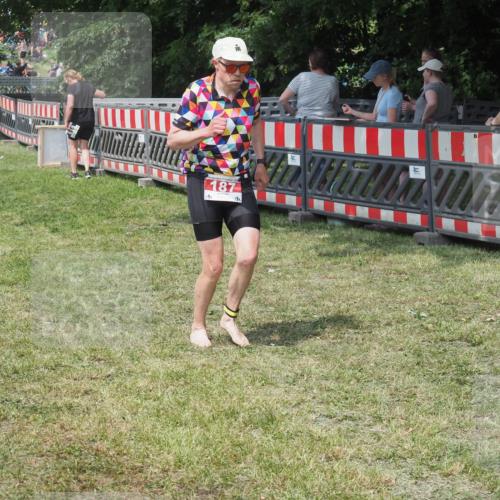 15.06.2025 - 27. Vierlanden-Triathlon KatJ http://msf.ph/oto/8038552 15.06.2025 11:32:52 Schwimmen  meine-sportfotos.de