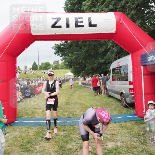 21.06.2025 - 27. Vierlanden-Triathlon MichiJ http://msf.ph/oto/8038562 15.06.2026 13:17:57 Ziel 132, 196, 816 meine-sportfotos.de