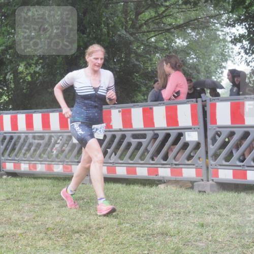 21.06.2025 - 27. Vierlanden-Triathlon KatJ http://msf.ph/oto/8038572 15.06.2025 14:21:26 Ziel 1205, 1238, 1291 meine-sportfotos.de