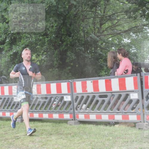 21.06.2025 - 27. Vierlanden-Triathlon KatJ http://msf.ph/oto/8038608 15.06.2025 14:21:28 Ziel 1205, 1238, 1291 meine-sportfotos.de