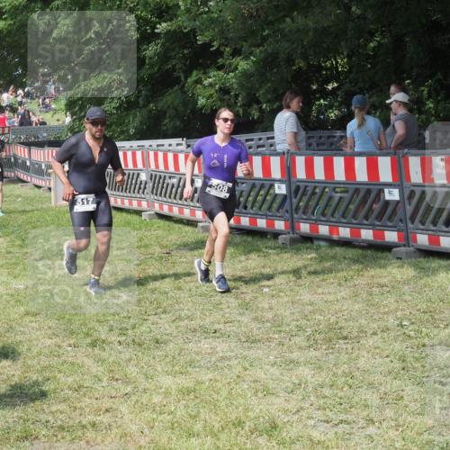 15.06.2025 - 27. Vierlanden-Triathlon KatJ http://msf.ph/oto/8038609 15.06.2025 11:33:10 Schwimmen  meine-sportfotos.de