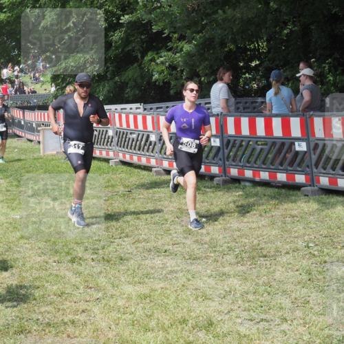 15.06.2025 - 27. Vierlanden-Triathlon KatJ http://msf.ph/oto/8038613 15.06.2025 11:33:10 Schwimmen  meine-sportfotos.de