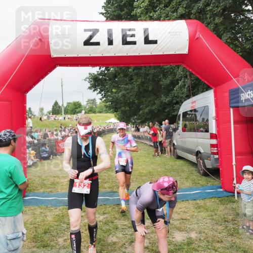21.06.2025 - 27. Vierlanden-Triathlon MichiJ http://msf.ph/oto/8038619 15.06.2026 13:18:01 Ziel 132, 196, 816 meine-sportfotos.de
