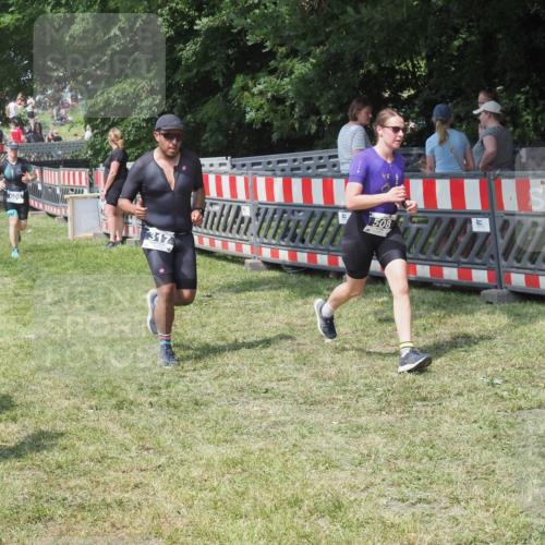 15.06.2025 - 27. Vierlanden-Triathlon KatJ http://msf.ph/oto/8038620 15.06.2025 11:33:10 Schwimmen  meine-sportfotos.de