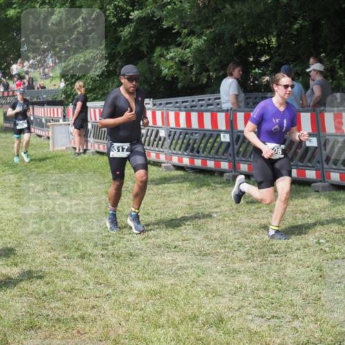 15.06.2025 - 27. Vierlanden-Triathlon KatJ http://msf.ph/oto/8038623 15.06.2025 11:33:11 Schwimmen  meine-sportfotos.de