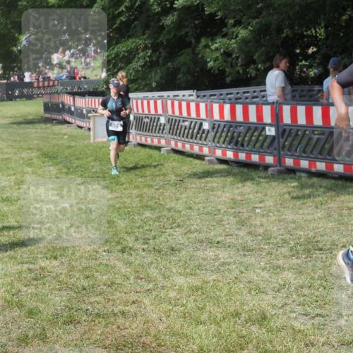 15.06.2025 - 27. Vierlanden-Triathlon KatJ http://msf.ph/oto/8038633 15.06.2025 11:33:12 Schwimmen  meine-sportfotos.de
