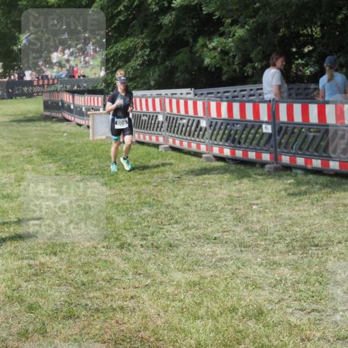 15.06.2025 - 27. Vierlanden-Triathlon KatJ http://msf.ph/oto/8038637 15.06.2025 11:33:12 Schwimmen  meine-sportfotos.de
