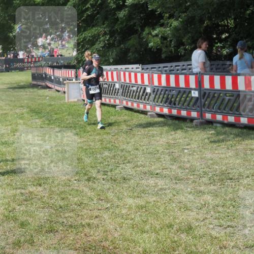 15.06.2025 - 27. Vierlanden-Triathlon KatJ http://msf.ph/oto/8038640 15.06.2025 11:33:12 Schwimmen  meine-sportfotos.de