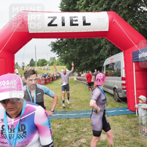21.06.2025 - 27. Vierlanden-Triathlon MichiJ http://msf.ph/oto/8038642 15.06.2026 13:18:09 Ziel 691 meine-sportfotos.de