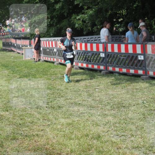 15.06.2025 - 27. Vierlanden-Triathlon KatJ http://msf.ph/oto/8038658 15.06.2025 11:33:13 Schwimmen  meine-sportfotos.de