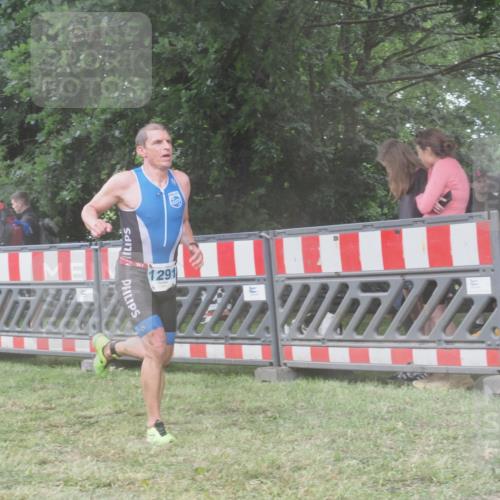 21.06.2025 - 27. Vierlanden-Triathlon KatJ http://msf.ph/oto/8038660 15.06.2025 14:21:34 Ziel 1291 meine-sportfotos.de