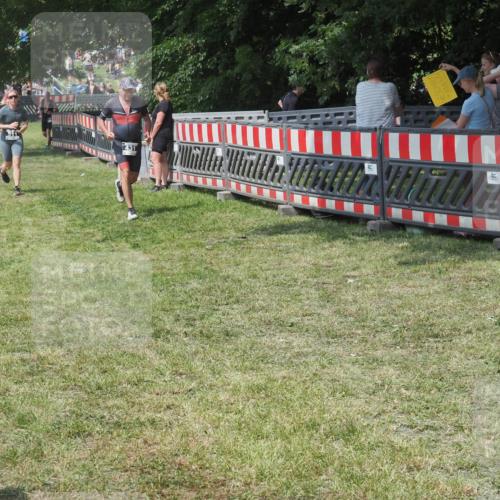 15.06.2025 - 27. Vierlanden-Triathlon KatJ http://msf.ph/oto/8038665 15.06.2025 11:33:25 Schwimmen  meine-sportfotos.de