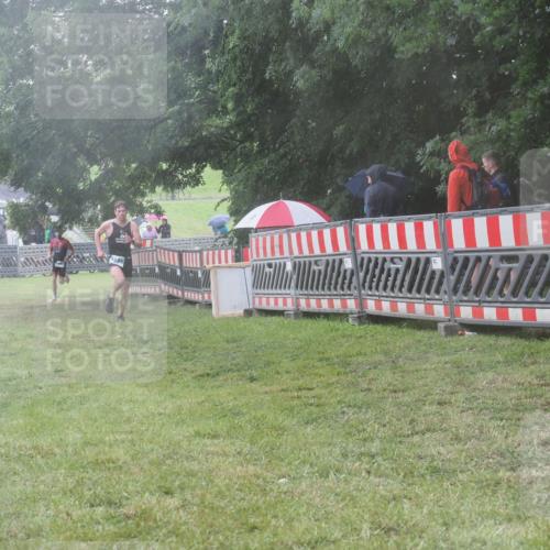 21.06.2025 - 27. Vierlanden-Triathlon KatJ http://msf.ph/oto/8038671 15.06.2025 14:21:46 Ziel 1251, 1266 meine-sportfotos.de