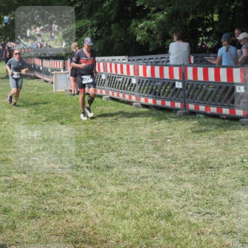 15.06.2025 - 27. Vierlanden-Triathlon KatJ http://msf.ph/oto/8038678 15.06.2025 11:33:26 Schwimmen  meine-sportfotos.de
