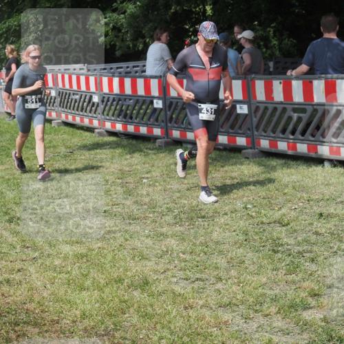 15.06.2025 - 27. Vierlanden-Triathlon KatJ http://msf.ph/oto/8038709 15.06.2025 11:33:28 Schwimmen  meine-sportfotos.de