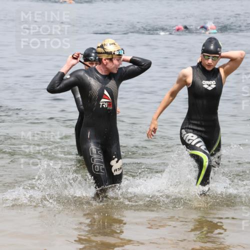 21.06.2025 - 27. Vierlanden-Triathlon Lena Gebhardt http://msf.ph/oto/8038725 15.06.2025 12:28:31 Schwimmen 1061, 1062, 1063, 1064 meine-sportfotos.de