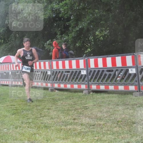 21.06.2025 - 27. Vierlanden-Triathlon KatJ http://msf.ph/oto/8038732 15.06.2025 14:21:49 Ziel 1251, 1266 meine-sportfotos.de