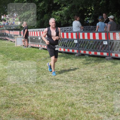15.06.2025 - 27. Vierlanden-Triathlon KatJ http://msf.ph/oto/8038734 15.06.2025 11:33:37 Schwimmen  meine-sportfotos.de