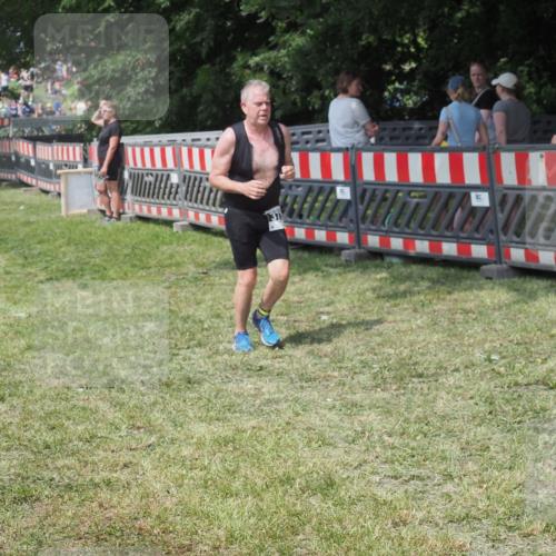 15.06.2025 - 27. Vierlanden-Triathlon KatJ http://msf.ph/oto/8038740 15.06.2025 11:33:37 Schwimmen  meine-sportfotos.de