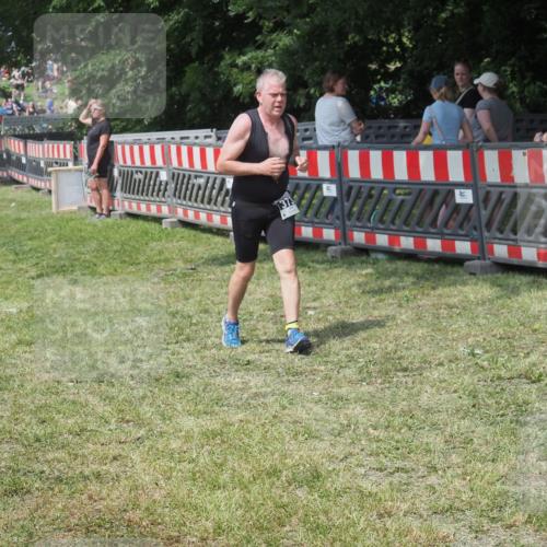 15.06.2025 - 27. Vierlanden-Triathlon KatJ http://msf.ph/oto/8038743 15.06.2025 11:33:37 Schwimmen  meine-sportfotos.de