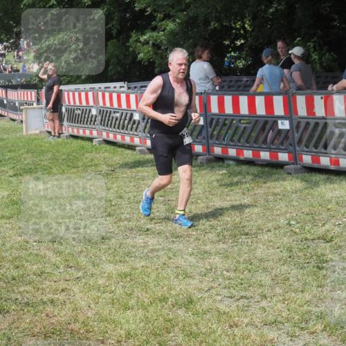 15.06.2025 - 27. Vierlanden-Triathlon KatJ http://msf.ph/oto/8038749 15.06.2025 11:33:37 Schwimmen  meine-sportfotos.de