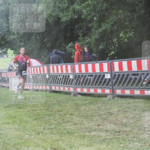 21.06.2025 - 27. Vierlanden-Triathlon KatJ http://msf.ph/oto/8038759 15.06.2025 14:21:51 Ziel 1251, 1266 meine-sportfotos.de
