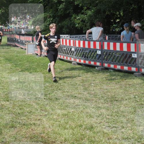 15.06.2025 - 27. Vierlanden-Triathlon KatJ http://msf.ph/oto/8038781 15.06.2025 11:34:00 Schwimmen  meine-sportfotos.de