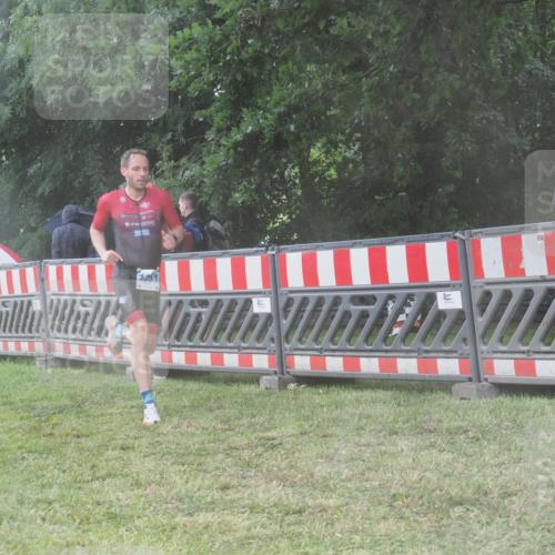 21.06.2025 - 27. Vierlanden-Triathlon KatJ http://msf.ph/oto/8038782 15.06.2025 14:21:52 Ziel 1215, 1251 meine-sportfotos.de