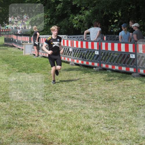 15.06.2025 - 27. Vierlanden-Triathlon KatJ http://msf.ph/oto/8038785 15.06.2025 11:34:00 Schwimmen  meine-sportfotos.de