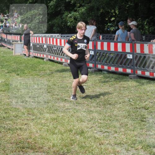 15.06.2025 - 27. Vierlanden-Triathlon KatJ http://msf.ph/oto/8038791 15.06.2025 11:34:01 Schwimmen  meine-sportfotos.de