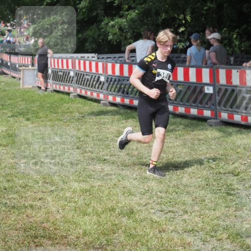 15.06.2025 - 27. Vierlanden-Triathlon KatJ http://msf.ph/oto/8038799 15.06.2025 11:34:01 Schwimmen  meine-sportfotos.de