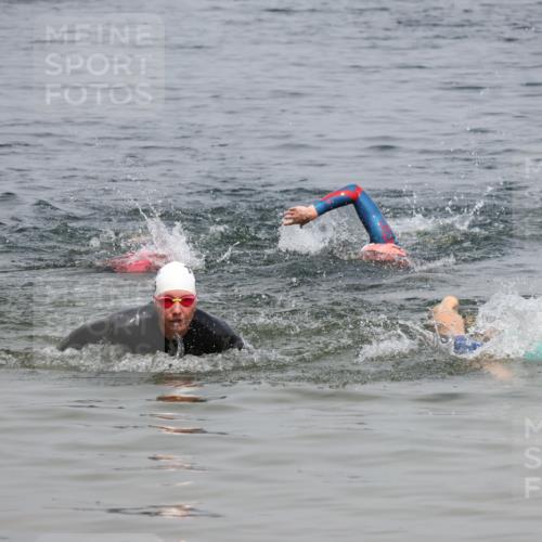 21.06.2025 - 27. Vierlanden-Triathlon Lena Gebhardt http://msf.ph/oto/8038805 15.06.2025 12:29:06 Schwimmen  meine-sportfotos.de