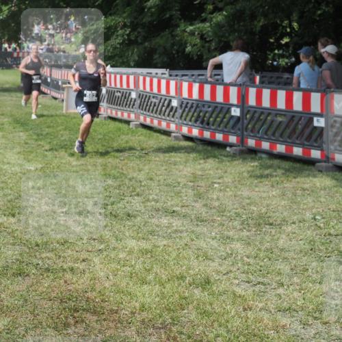 15.06.2025 - 27. Vierlanden-Triathlon KatJ http://msf.ph/oto/8038808 15.06.2025 11:34:03 Schwimmen  meine-sportfotos.de