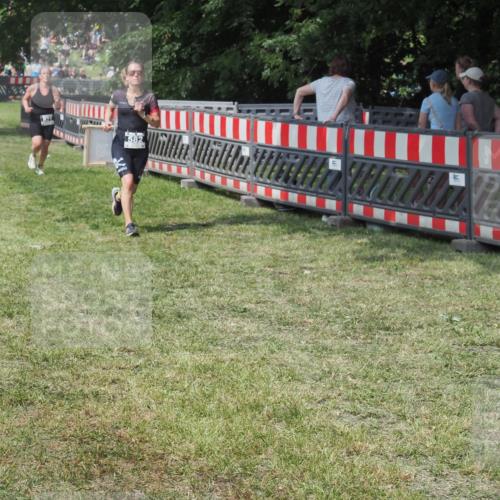 15.06.2025 - 27. Vierlanden-Triathlon KatJ http://msf.ph/oto/8038811 15.06.2025 11:34:03 Schwimmen  meine-sportfotos.de