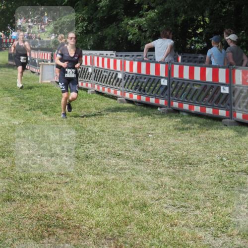 15.06.2025 - 27. Vierlanden-Triathlon KatJ http://msf.ph/oto/8038817 15.06.2025 11:34:03 Schwimmen  meine-sportfotos.de
