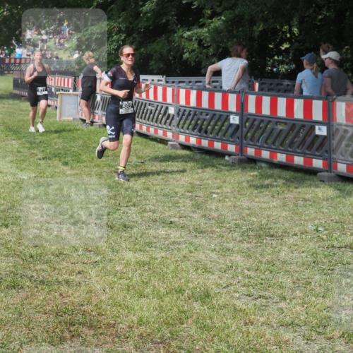 15.06.2025 - 27. Vierlanden-Triathlon KatJ http://msf.ph/oto/8038825 15.06.2025 11:34:03 Schwimmen  meine-sportfotos.de