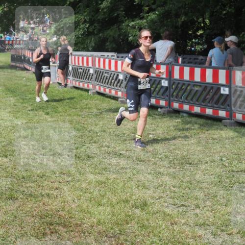 15.06.2025 - 27. Vierlanden-Triathlon KatJ http://msf.ph/oto/8038836 15.06.2025 11:34:04 Schwimmen  meine-sportfotos.de