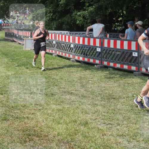 15.06.2025 - 27. Vierlanden-Triathlon KatJ http://msf.ph/oto/8038855 15.06.2025 11:34:05 Schwimmen  meine-sportfotos.de
