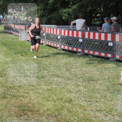 15.06.2025 - 27. Vierlanden-Triathlon KatJ http://msf.ph/oto/8038861 15.06.2025 11:34:05 Schwimmen  meine-sportfotos.de