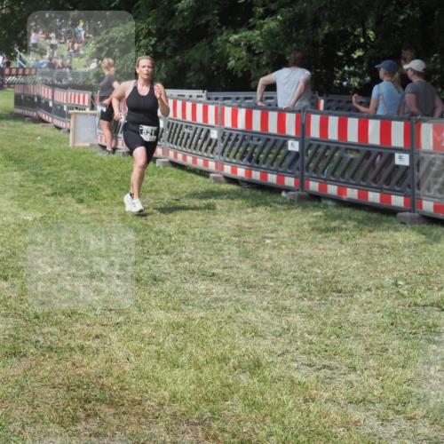 15.06.2025 - 27. Vierlanden-Triathlon KatJ http://msf.ph/oto/8038865 15.06.2025 11:34:05 Schwimmen  meine-sportfotos.de