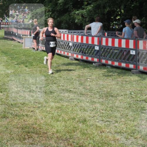 15.06.2025 - 27. Vierlanden-Triathlon KatJ http://msf.ph/oto/8038871 15.06.2025 11:34:05 Schwimmen  meine-sportfotos.de