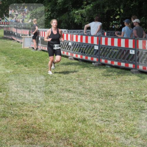 15.06.2025 - 27. Vierlanden-Triathlon KatJ http://msf.ph/oto/8038875 15.06.2025 11:34:05 Schwimmen  meine-sportfotos.de