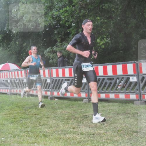 21.06.2025 - 27. Vierlanden-Triathlon KatJ http://msf.ph/oto/8038889 15.06.2025 14:22:03 Ziel 1201, 1215, 1263, 1315 meine-sportfotos.de