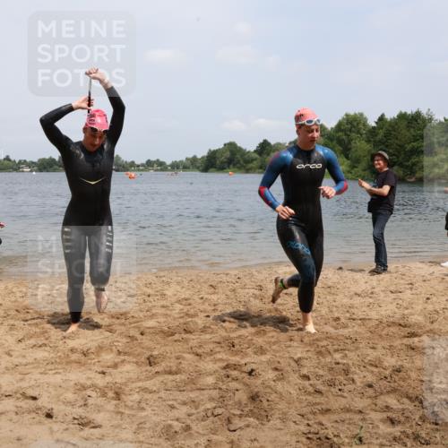 21.06.2025 - 27. Vierlanden-Triathlon Lena Gebhardt http://msf.ph/oto/8038895 15.06.2025 12:29:20 Schwimmen 1065, 1066, 1067, 1068 meine-sportfotos.de