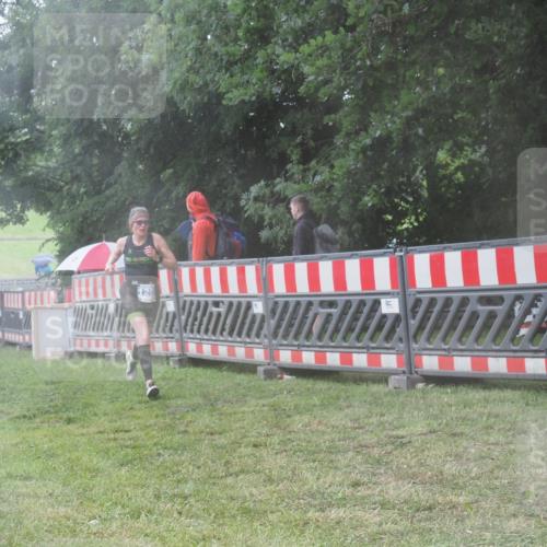 21.06.2025 - 27. Vierlanden-Triathlon KatJ http://msf.ph/oto/8038933 15.06.2025 14:22:07 Ziel 1201, 1226 meine-sportfotos.de