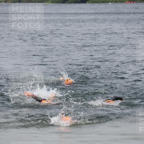 21.06.2025 - 27. Vierlanden-Triathlon Lena Gebhardt http://msf.ph/oto/8038934 15.06.2025 12:29:43 Schwimmen  meine-sportfotos.de
